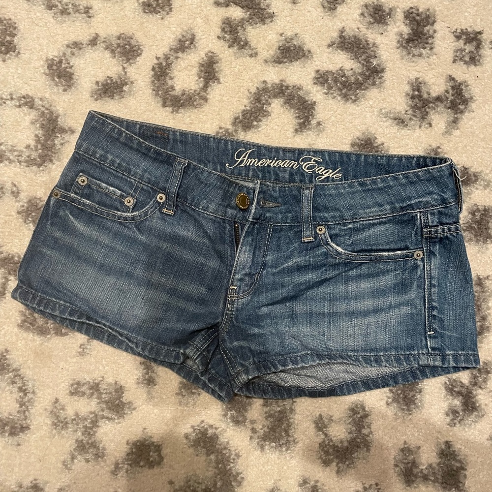 American Eagle vintage shorts. Size 4.Excellent condit